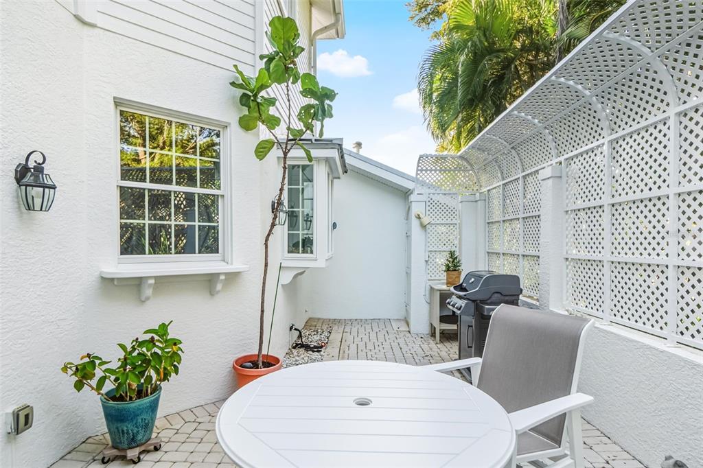 5382 Sandhamn Place Longboat Key, FL 34228 - Photo 18 of 55