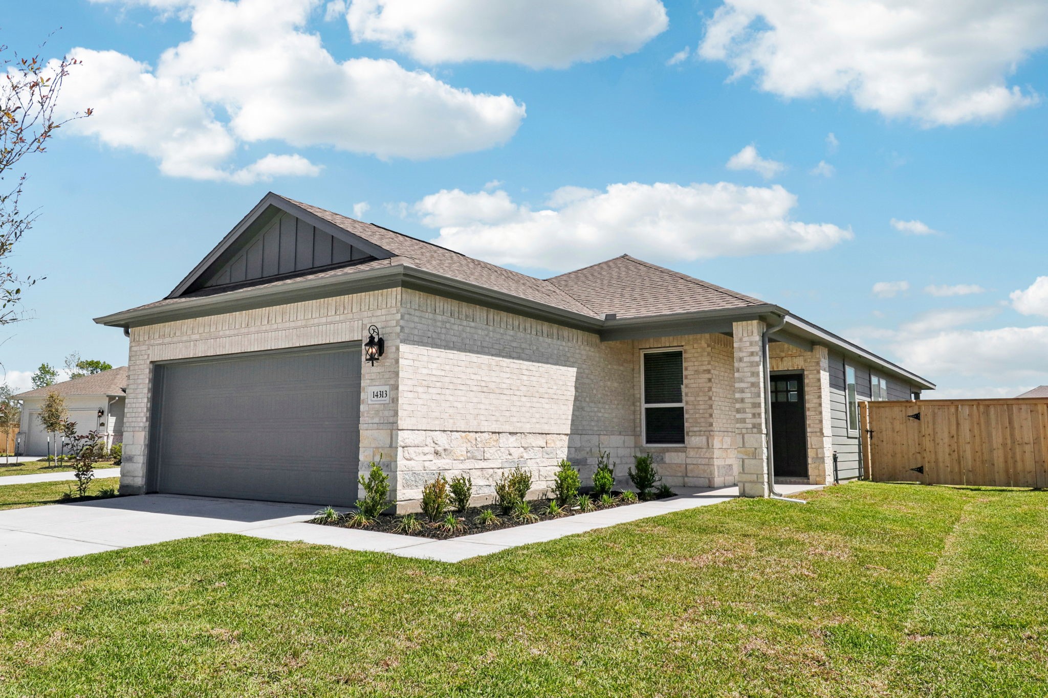 14313 Grey Pointe Court Conroe, TX 77302 - Photo 2 of 32