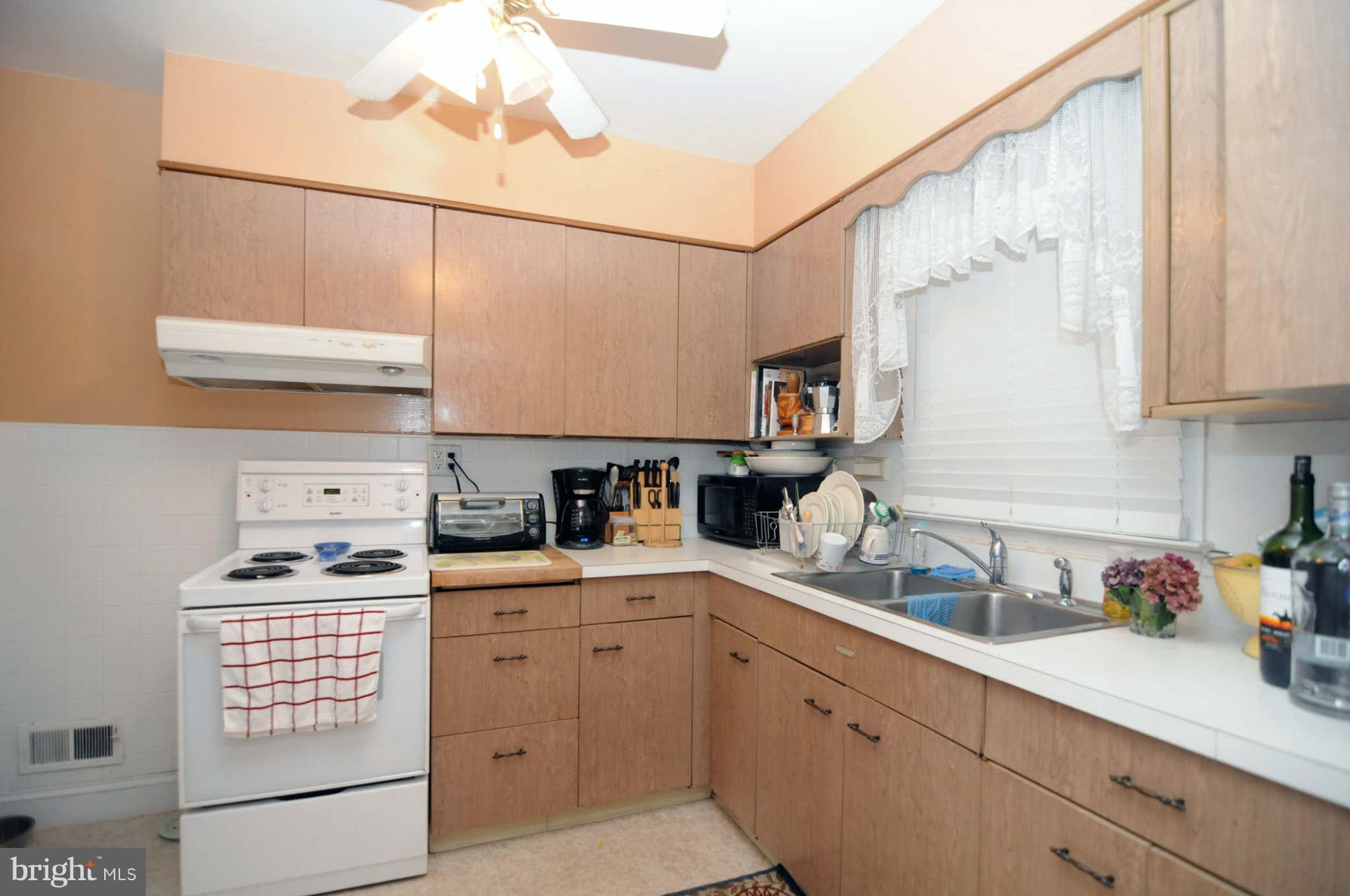 191 Inverness Road Severna Park, MD 21146 - Photo 14 of 24 Kitchen in In-Law