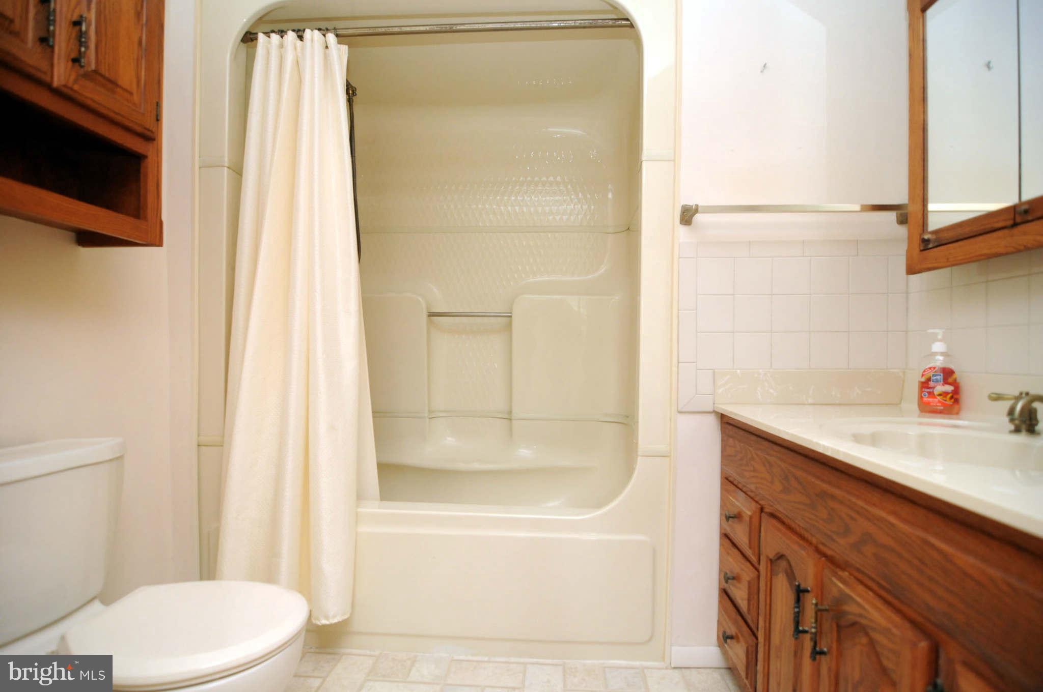 191 Inverness Road Severna Park, MD 21146 - Photo 7 of 24 Bath (Master)