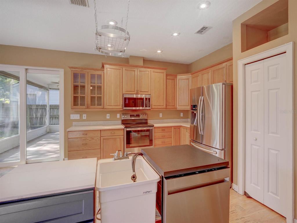 2217 Rising Creek Court Dunedin, FL 34698 - Photo 14 of 45