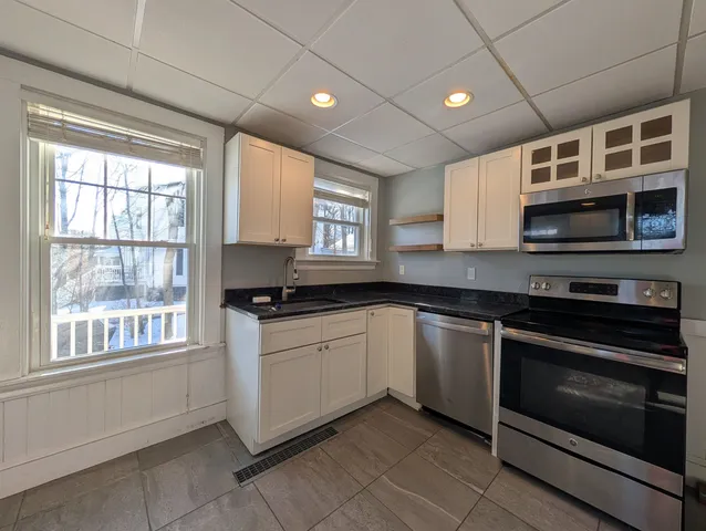 $3,100 | 204 Rockland Street, Portsmouth, NH 03801