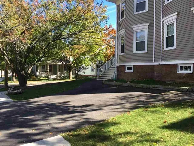 $3,100 | 204 Rockland Street, Portsmouth, NH 03801