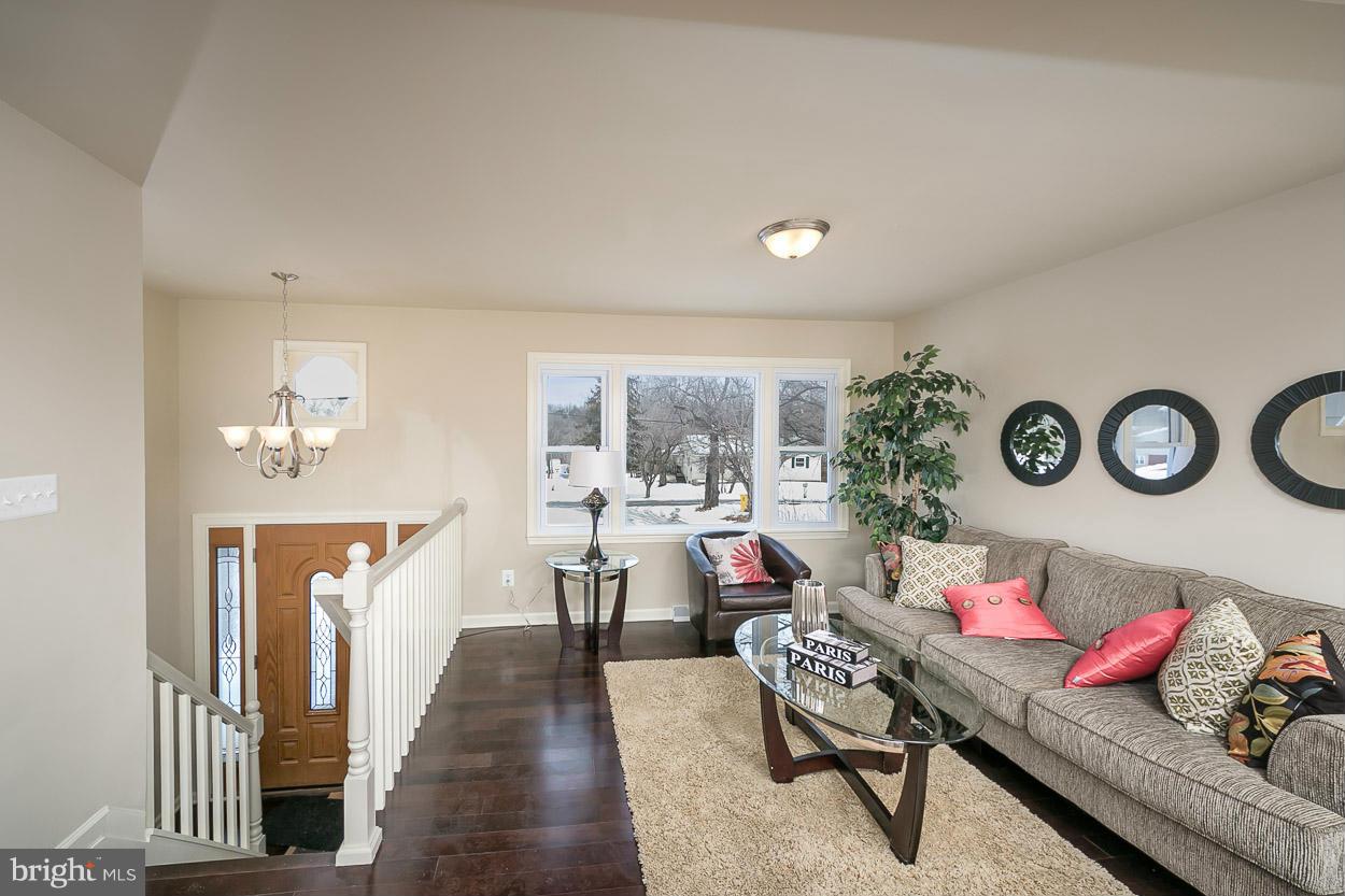 1529 Matthewstown Road Hanover, MD 21076 - Photo 6 of 23 Living Room