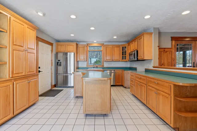 $895,000 | 467 Bay Road, Bowdoinham, ME 04008