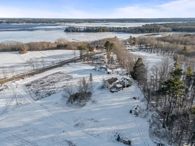 $895,000 | 467 Bay Road, Bowdoinham, ME 04008