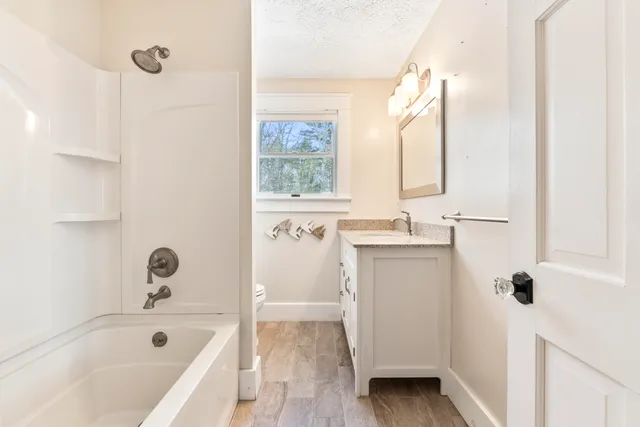 $895,000 | 467 Bay Road, Bowdoinham, ME 04008