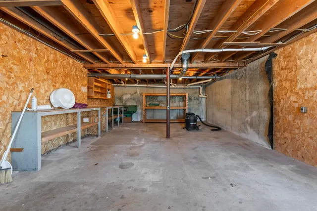 $895,000 | 467 Bay Road, Bowdoinham, ME 04008