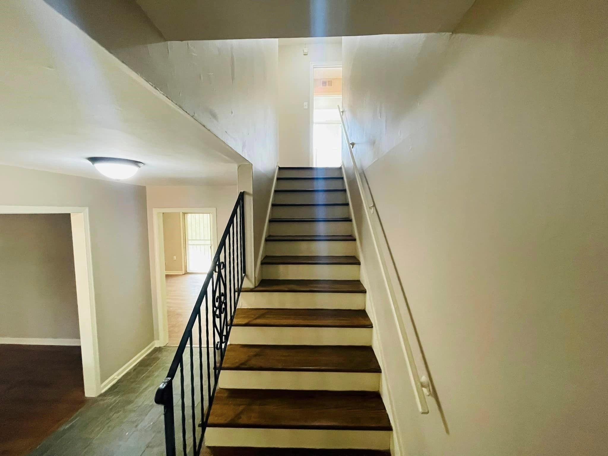 3013 Dumbarton Road Memphis, TN 38128 - Photo 2 of 7 a view of entryway