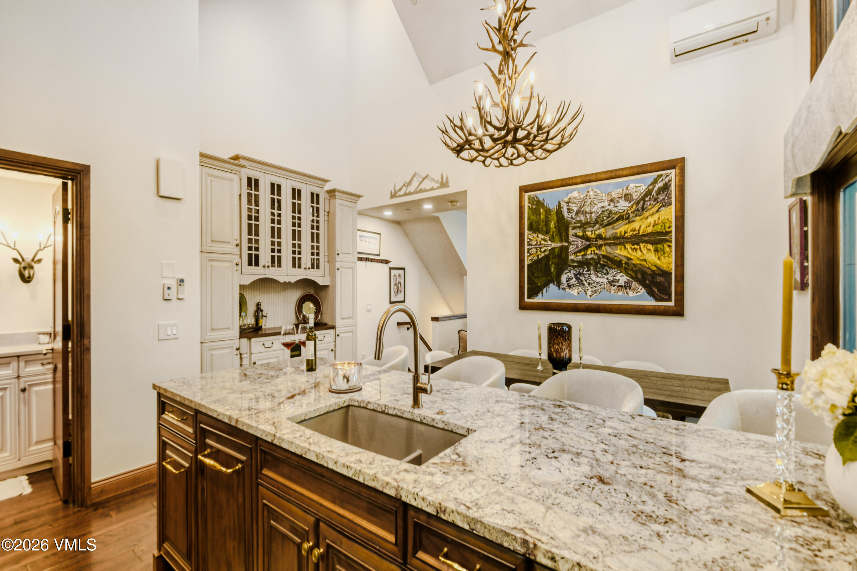 45 West Thomas Place, Unit R17 Beaver Creek, CO 81620 - Photo 12 of 29 45 W Thomas Pl # R-17 - Print Quality -