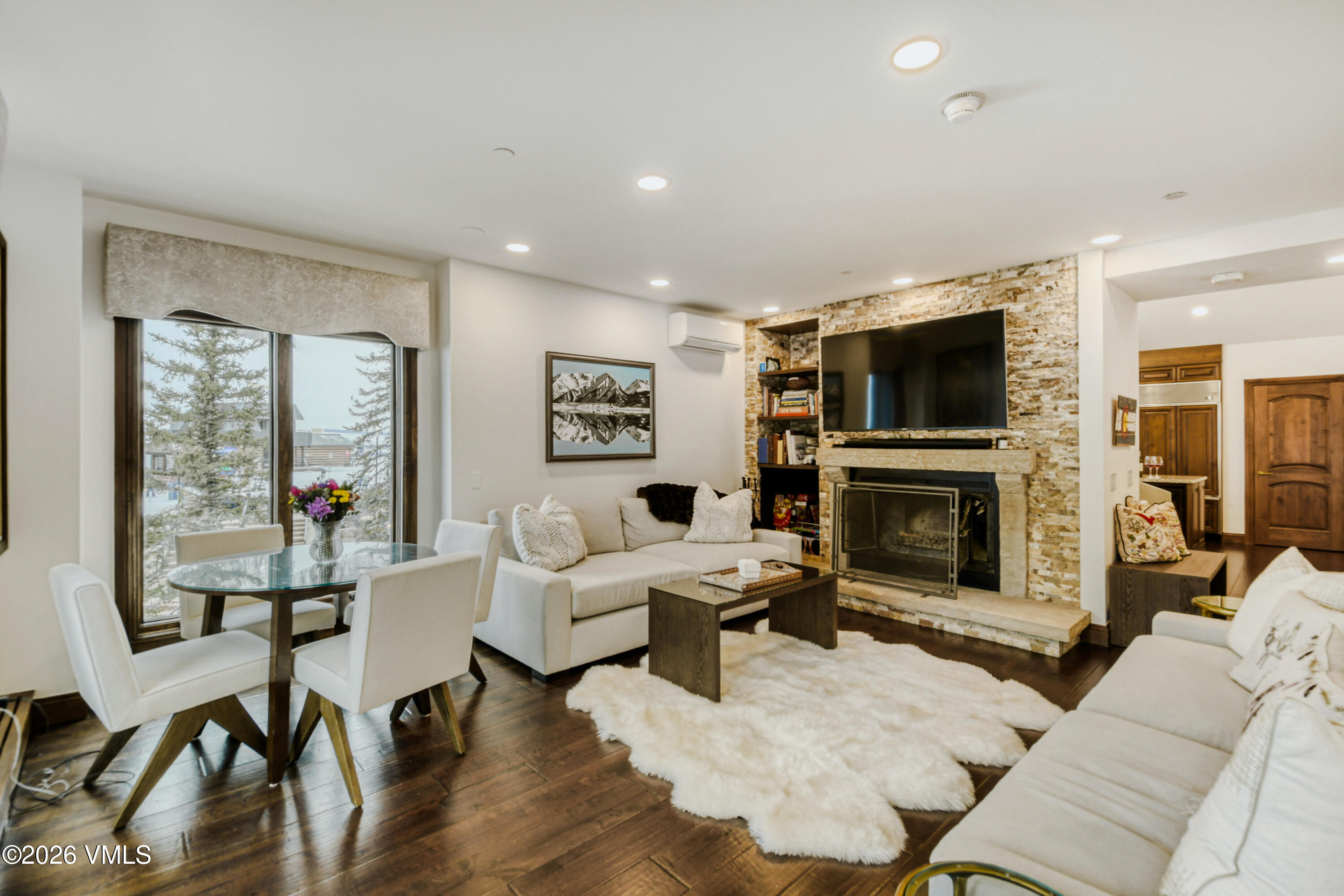 45 West Thomas Place, Unit R17 Beaver Creek, CO 81620 - Photo 13 of 29 45 W Thomas Pl # R-17 - Print Quality -