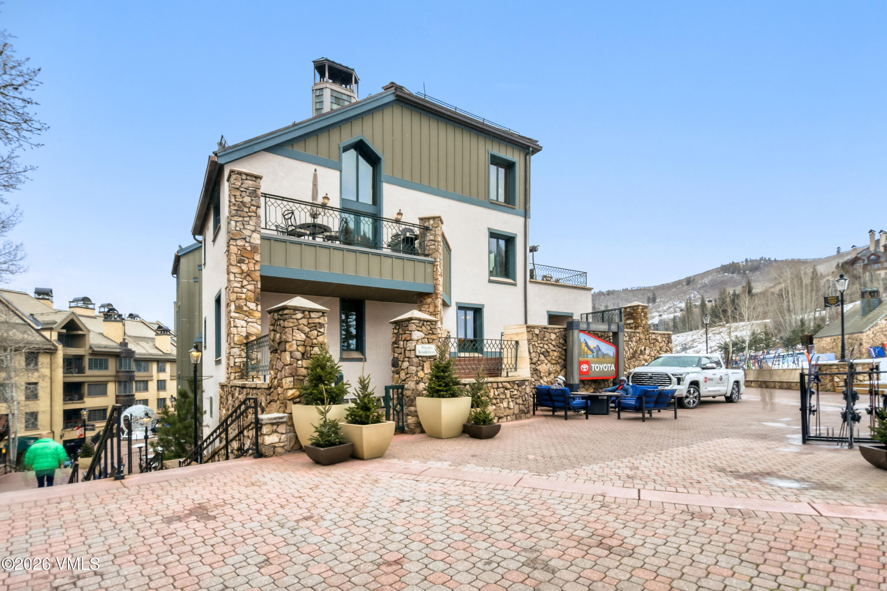 45 West Thomas Place, Unit R17 Beaver Creek, CO 81620 - Photo 5 of 29 45 W Thomas Pl # R-17 - Print Quality -