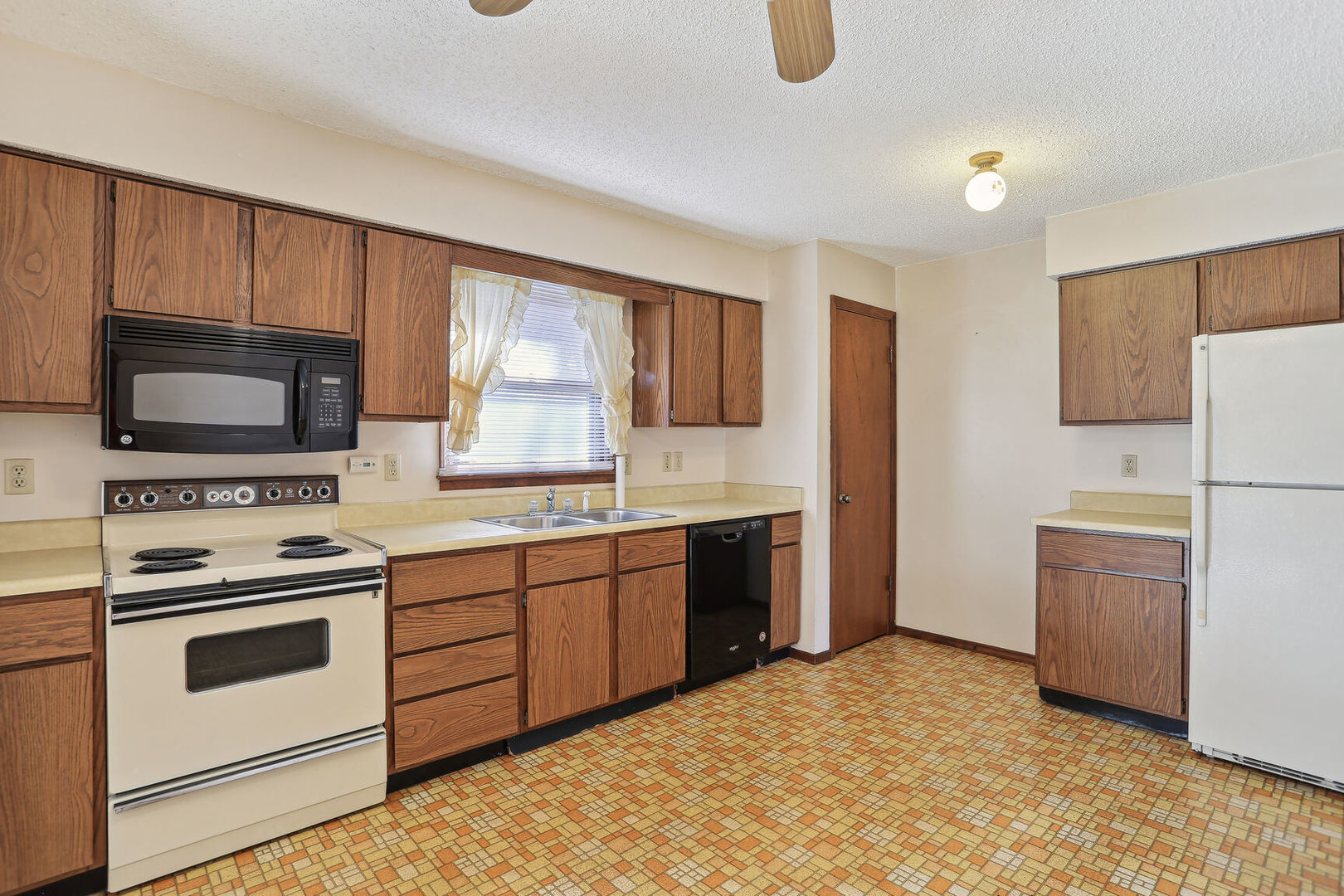 1903 Branch Road Champaign, IL 61821 - Photo 11 of 30 Gallery Image 11