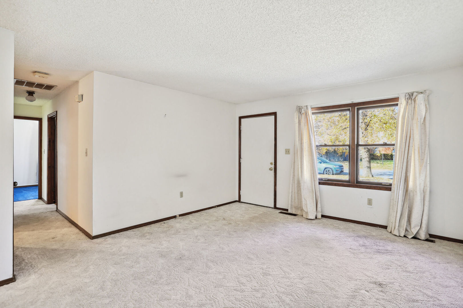 1903 Branch Road Champaign, IL 61821 - Photo 7 of 30 Gallery Image 7