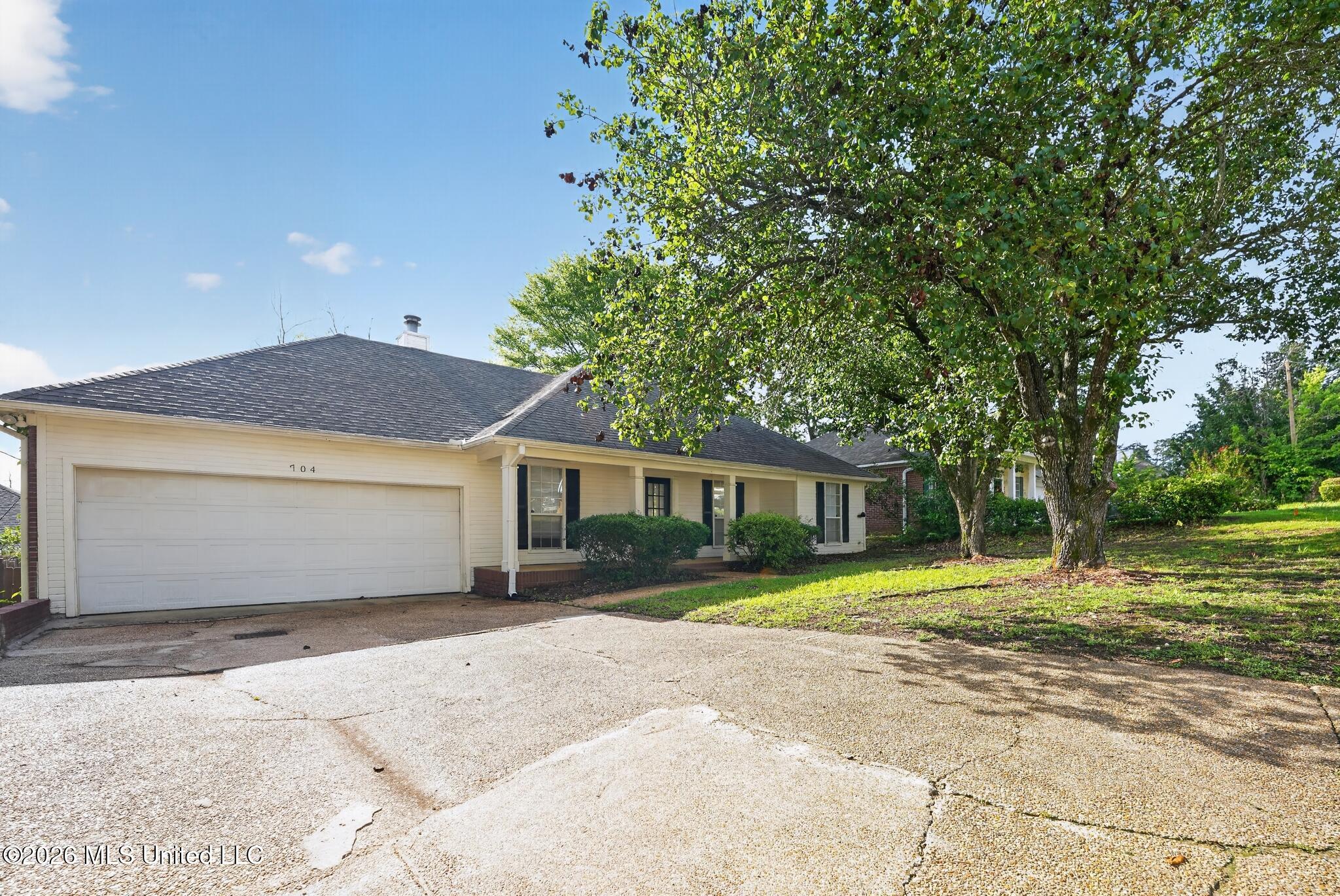 704 Dunleith Lane Ridgeland, MS 39157 - Photo 3 of 15 01_704_Dunleith_Ln-Exterior-7634