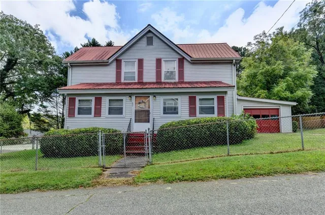 $325,000 | 37 Spring Street, Gainesville, GA 30501