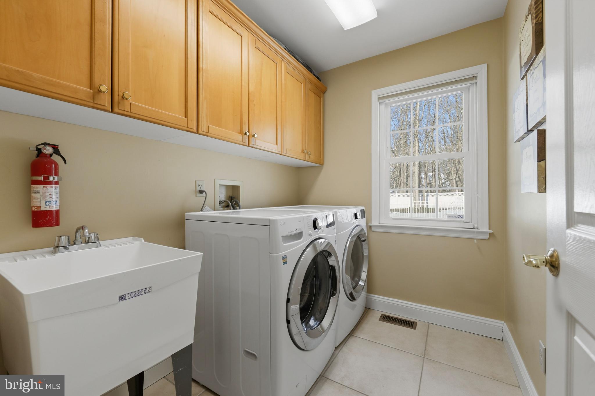 2 Packenah Trail Shamong, NJ 08088 - Photo 23 of 51 Main floor laundry room