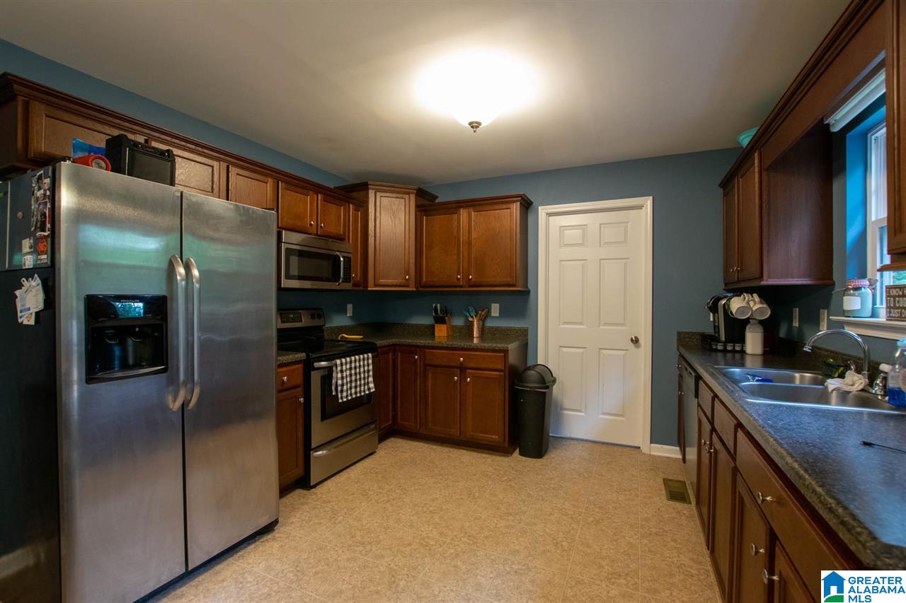 296 Briarfield Road Warrior, AL 35180 - Photo 13 of 34