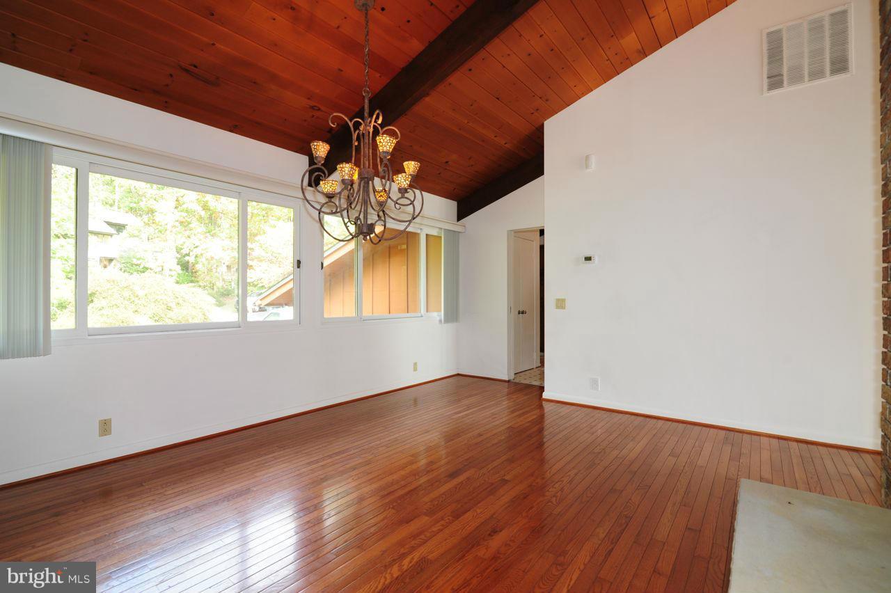 1946 Upper Lake Drive Reston, VA 20191 - Photo 21 of 21 Dining Room