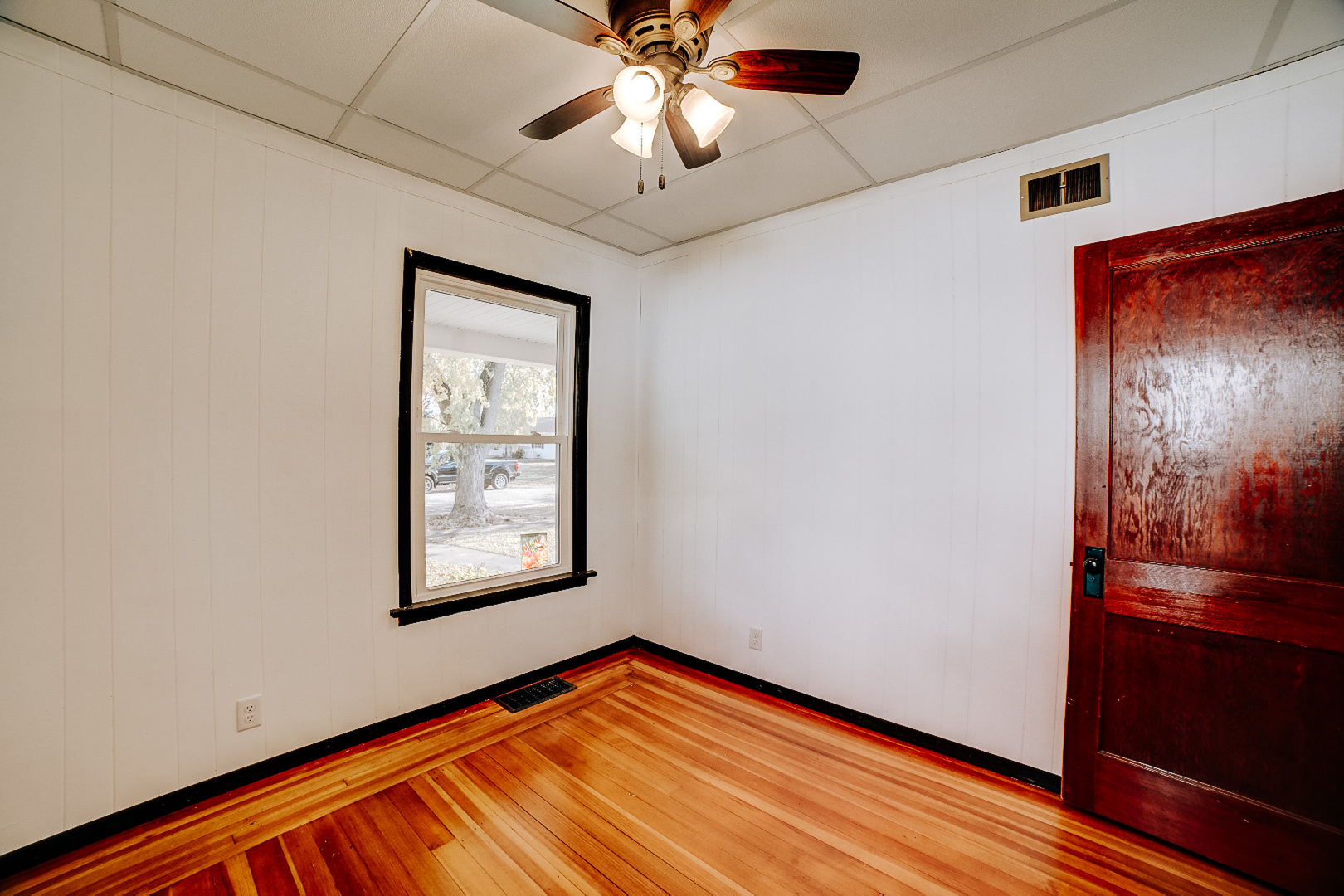 618 South Thomas Street Gilman, IL 60938 - Photo 31 of 38