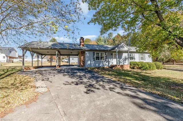 $255,000 | 805 Lewisville Clemmons Road, Lewisville, NC 27023