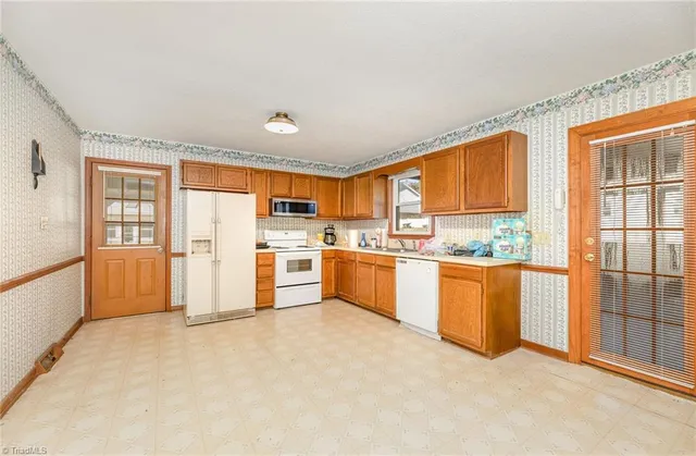 $255,000 | 805 Lewisville Clemmons Road, Lewisville, NC 27023