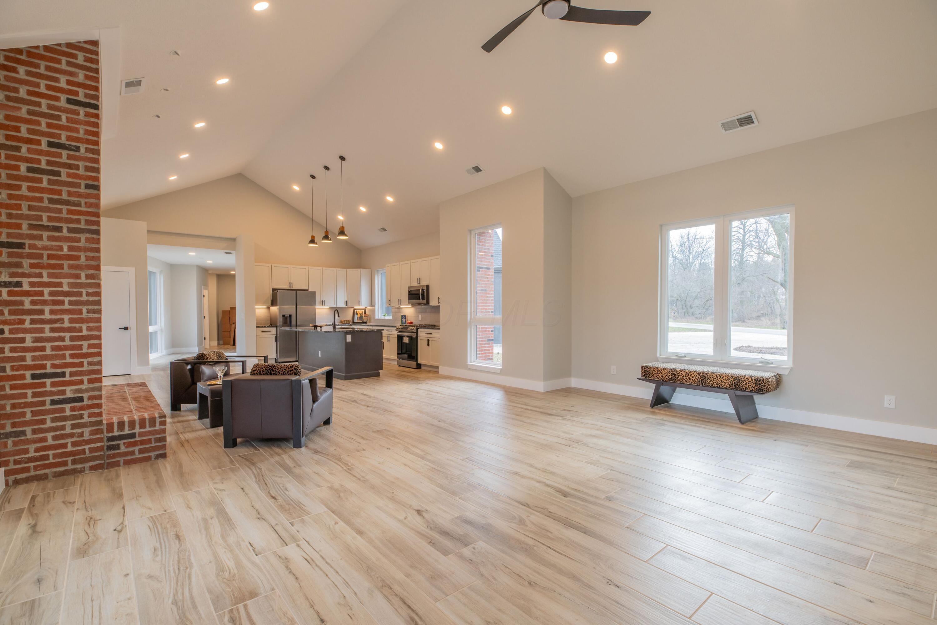 151 Apple Blossom Road Southwest Pataskala, OH 43062 - Photo 13 of 40 Great room