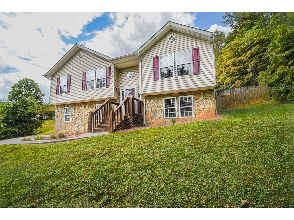 4302 Rustic Way Kingsport, TN 37664 - Photo 2 of 24 Photo 2