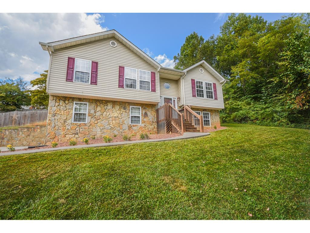 4302 Rustic Way Kingsport, TN 37664 - Photo 3 of 24 Photo 3