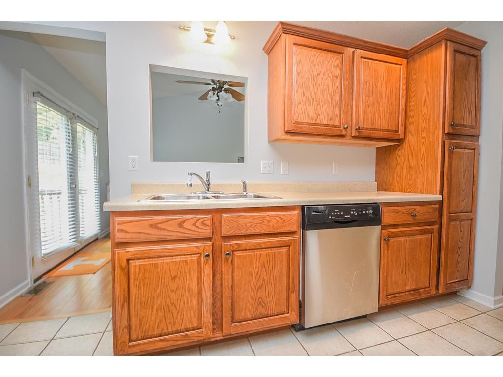 4302 Rustic Way Kingsport, TN 37664 - Photo 8 of 24 Photo 8