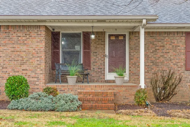 a view of entrance front of the house