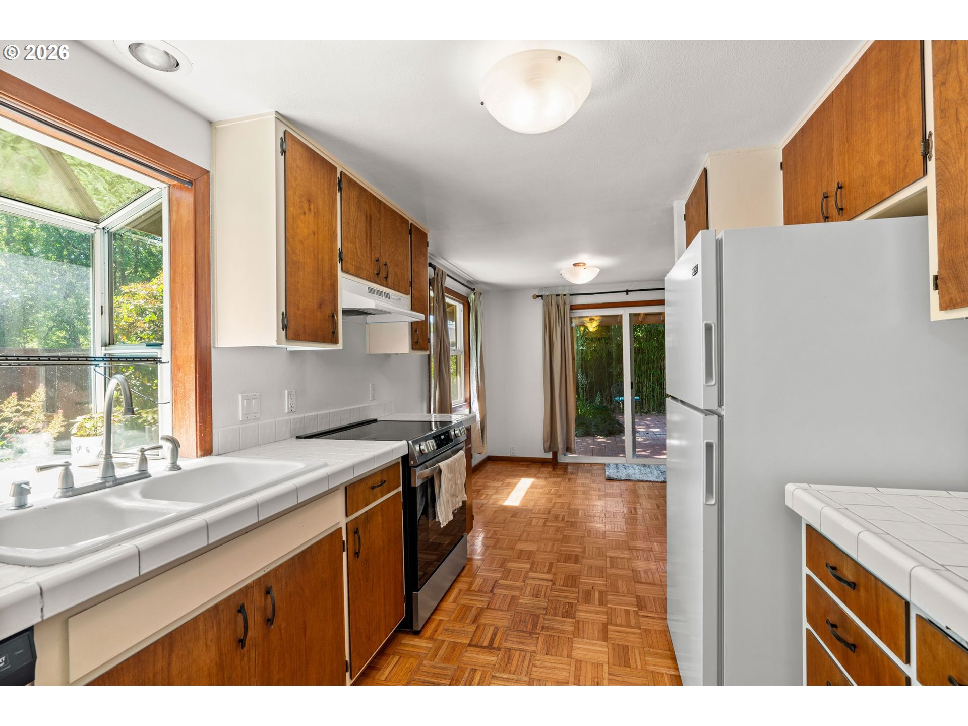1940 Tarpon Street Eugene, OR 97401 - Photo 11 of 30 Kitchen