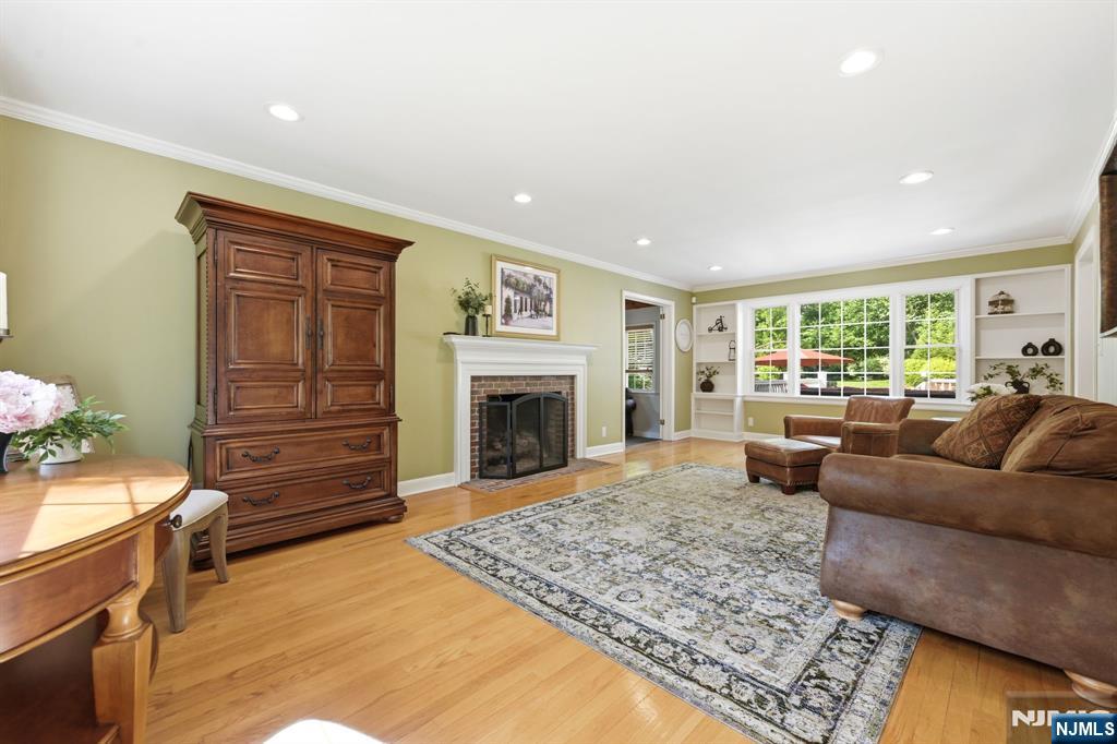 62 Fells Road Verona, NJ 07044 - Photo 6 of 48