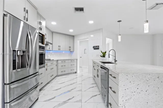 $6,100 | 6357 Brava Way, Unit 6357, Boca Raton, FL 33433