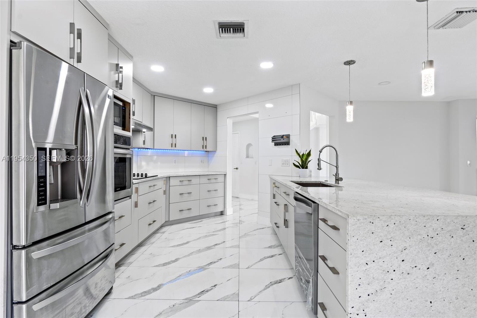 6357 Brava Way, Unit 6357 Boca Raton, FL 33433 - Photo 14 of 45 Frigidaire appliances