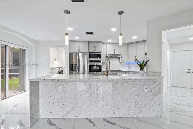 $6,100 | 6357 Brava Way, Unit 6357, Boca Raton, FL 33433