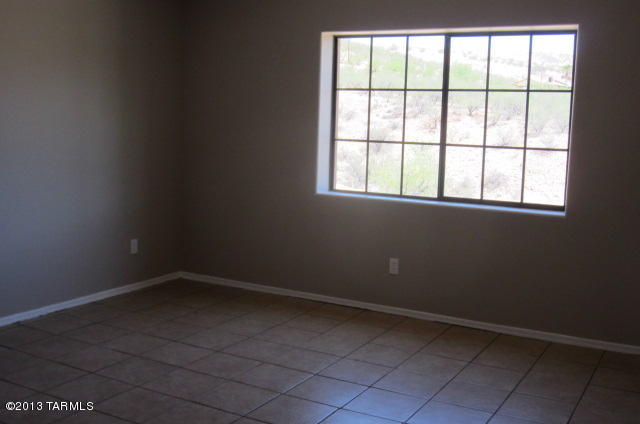 584 Alcanfor Court Rio Rico, AZ 85648 - Photo 11 of 18