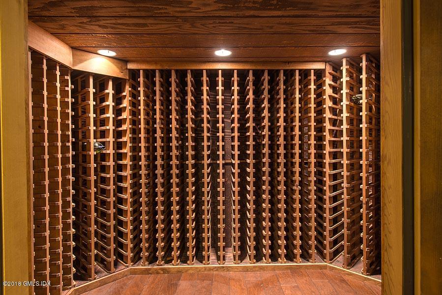 2 Round Hill Road Greenwich, CT 06831 - Photo 28 of 34 a view of walk in closet