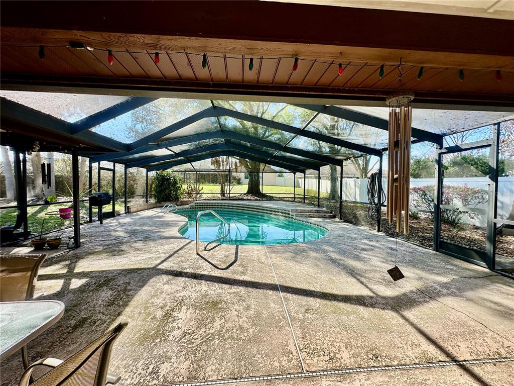 262 Santa Rosa Drive Winter Haven, FL 33884 - Photo 37 of 40 a view of a indoor swimming pool