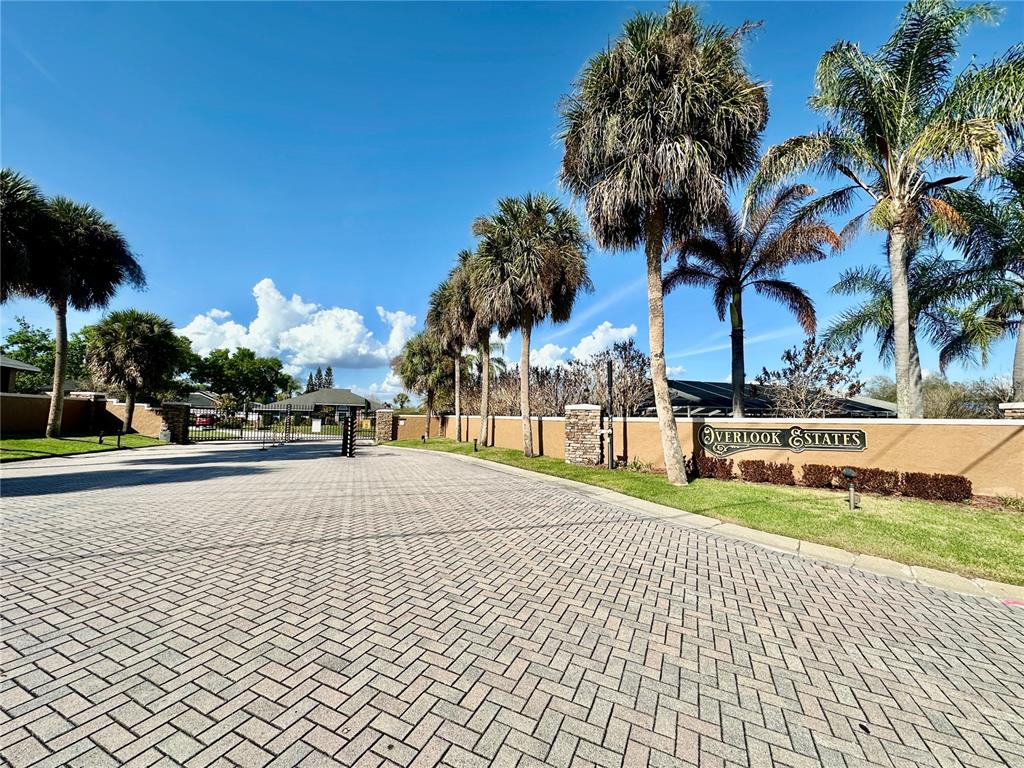262 Santa Rosa Drive Winter Haven, FL 33884 - Photo 39 of 40 a view of city with tall buildings