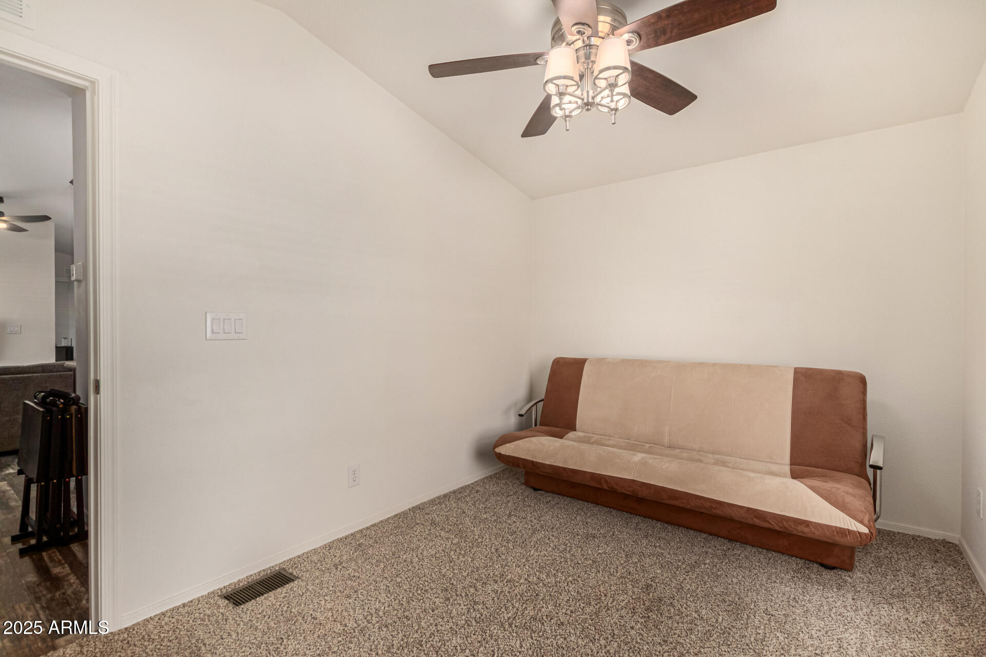 16225 North Cave Creek Road, Unit 85 Phoenix, AZ 85032 - Photo 16 of 36 a living room with furniture and a ceiling fan