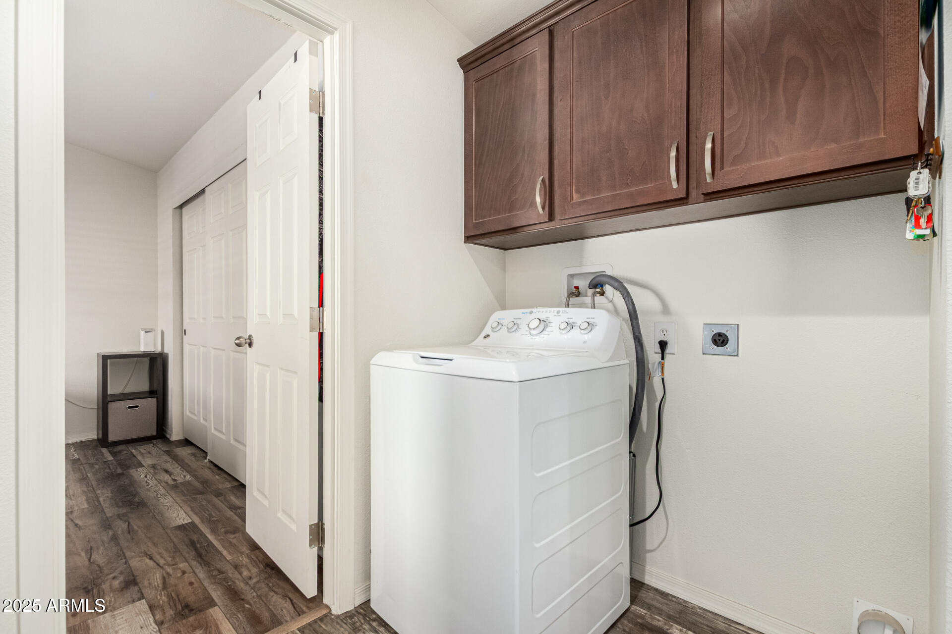 16225 North Cave Creek Road, Unit 85 Phoenix, AZ 85032 - Photo 19 of 36 a utility room with dryer and washer