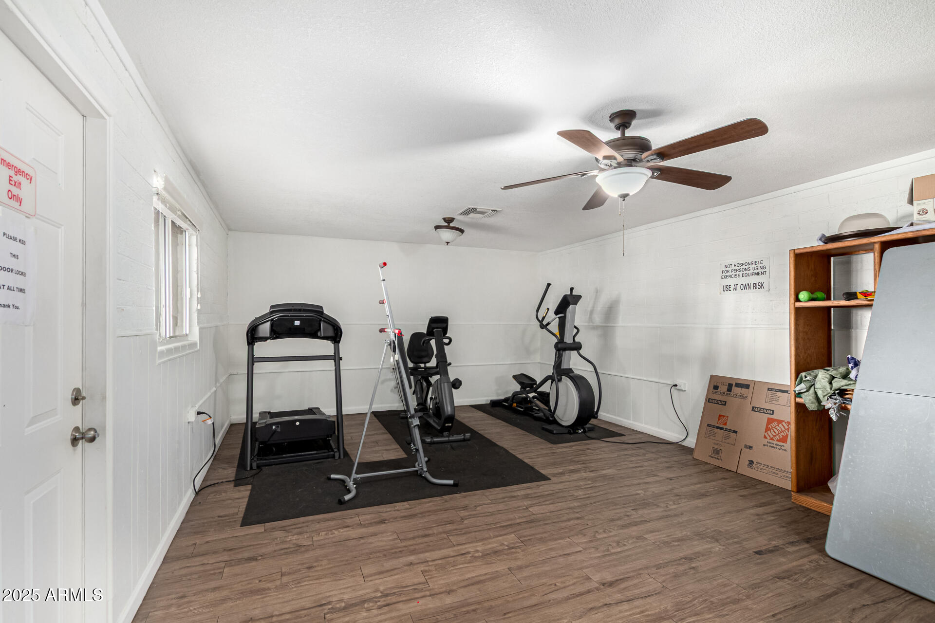 16225 North Cave Creek Road, Unit 85 Phoenix, AZ 85032 - Photo 29 of 36 a view of a room with gym equipment