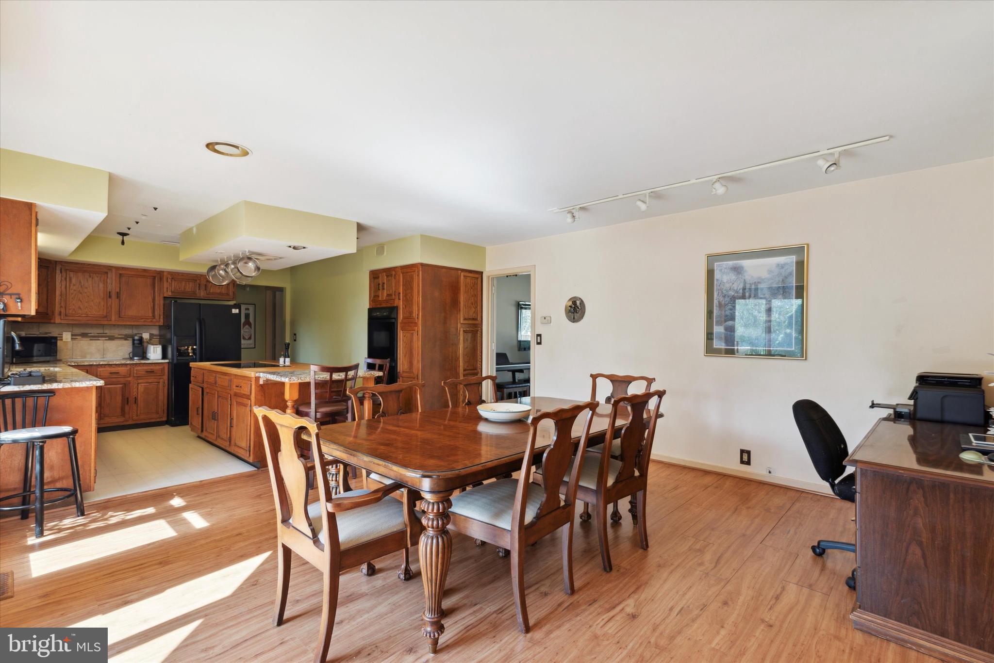 655 Lindley Road Glenside, PA 19038 - Photo 16 of 35 Your choice, dining area or family room?