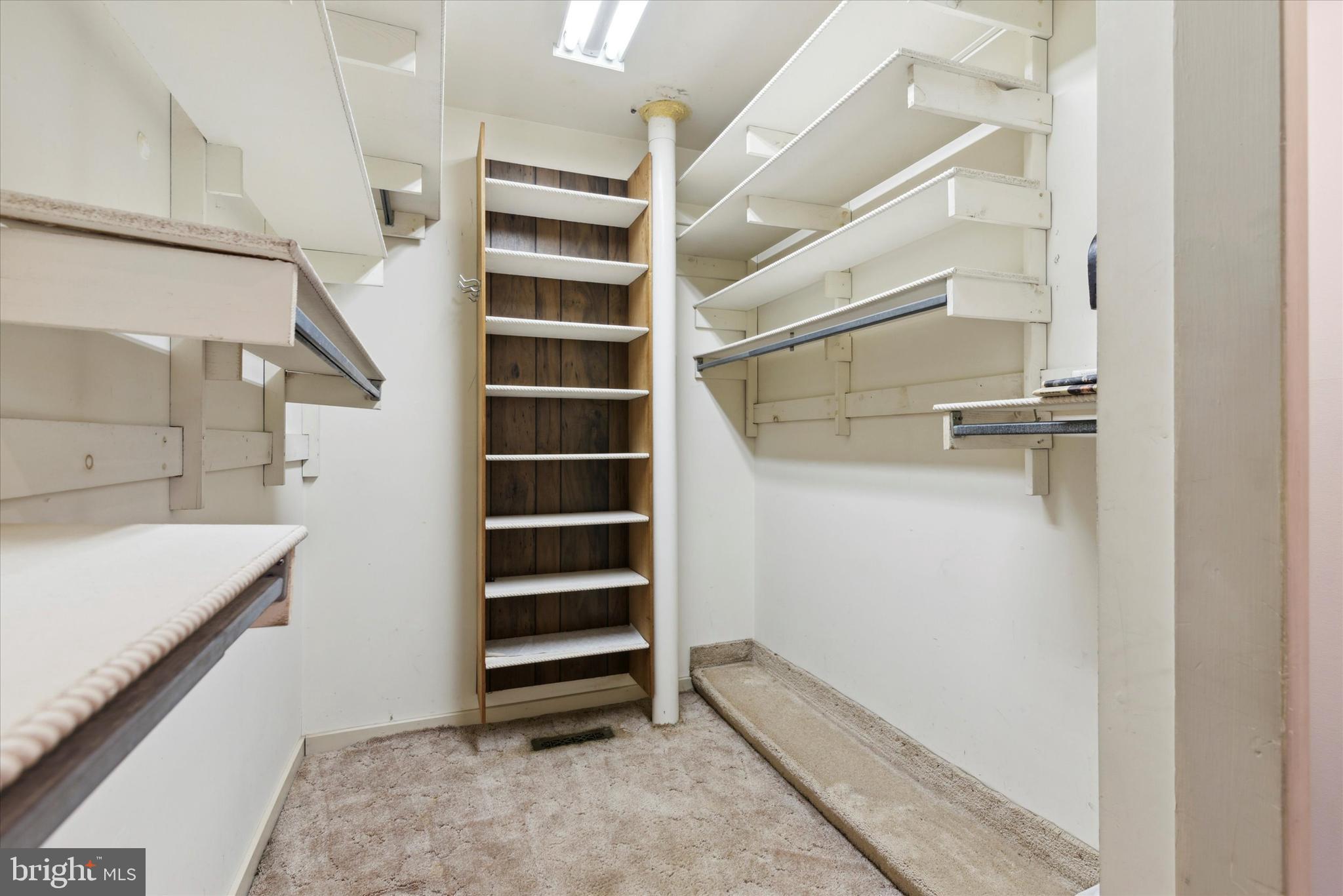 655 Lindley Road Glenside, PA 19038 - Photo 25 of 35 Primary walk in closet