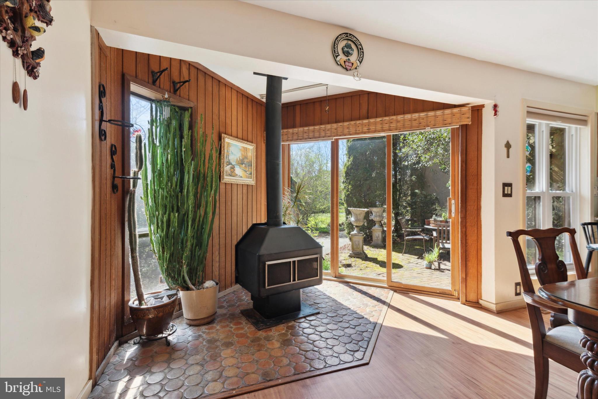 655 Lindley Road Glenside, PA 19038 - Photo 10 of 35 Greenhouse style area allows tons of daylight.