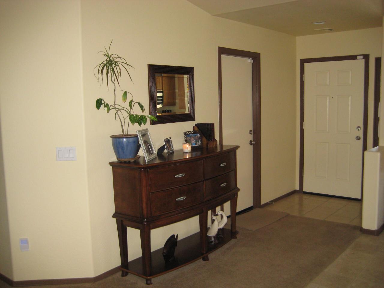 2410 West Gaby Road Phoenix, AZ 85041 - Photo 3 of 21 INTERIOR