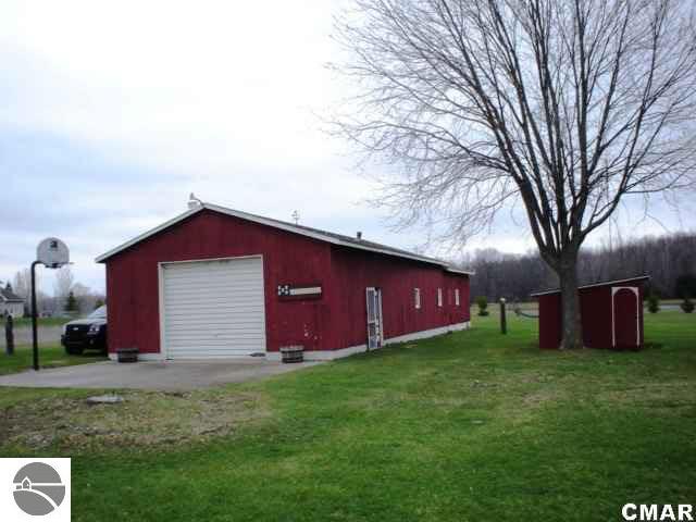6870 North Winans Road Alma, MI 48801 - Photo 10 of 12 1773306-9.JPG