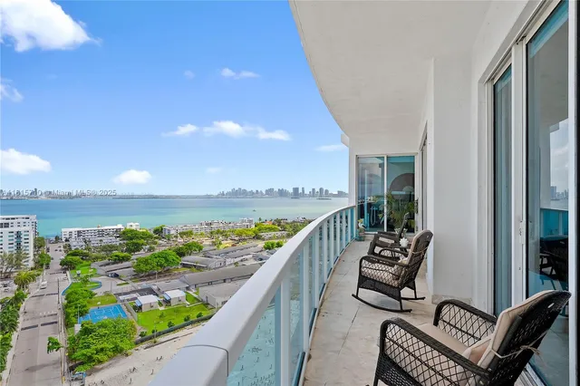 $580,000 | 1881 79th Street Causeway, Unit 2106, North Bay Village, FL 33141