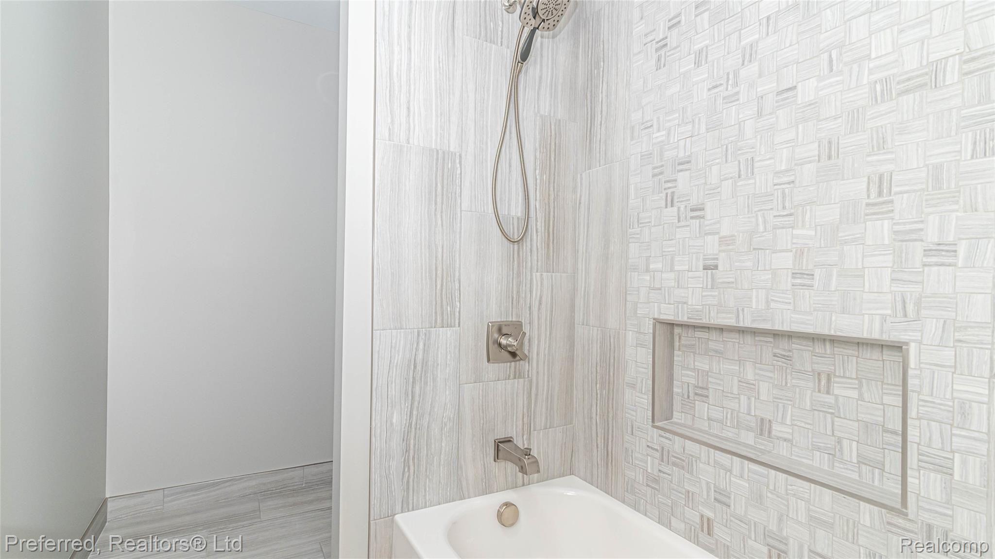 19691 Clement Road Northville, MI 48167 - Photo 54 of 64 047_39.jpg